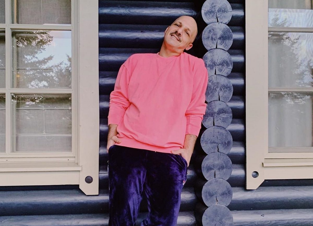 Απίστευτο! Δεν φαντάζεστε πόσο χρονών γράφει η Wikipedia ότι είναι ο Νίκος Μουτσινάς [pic]