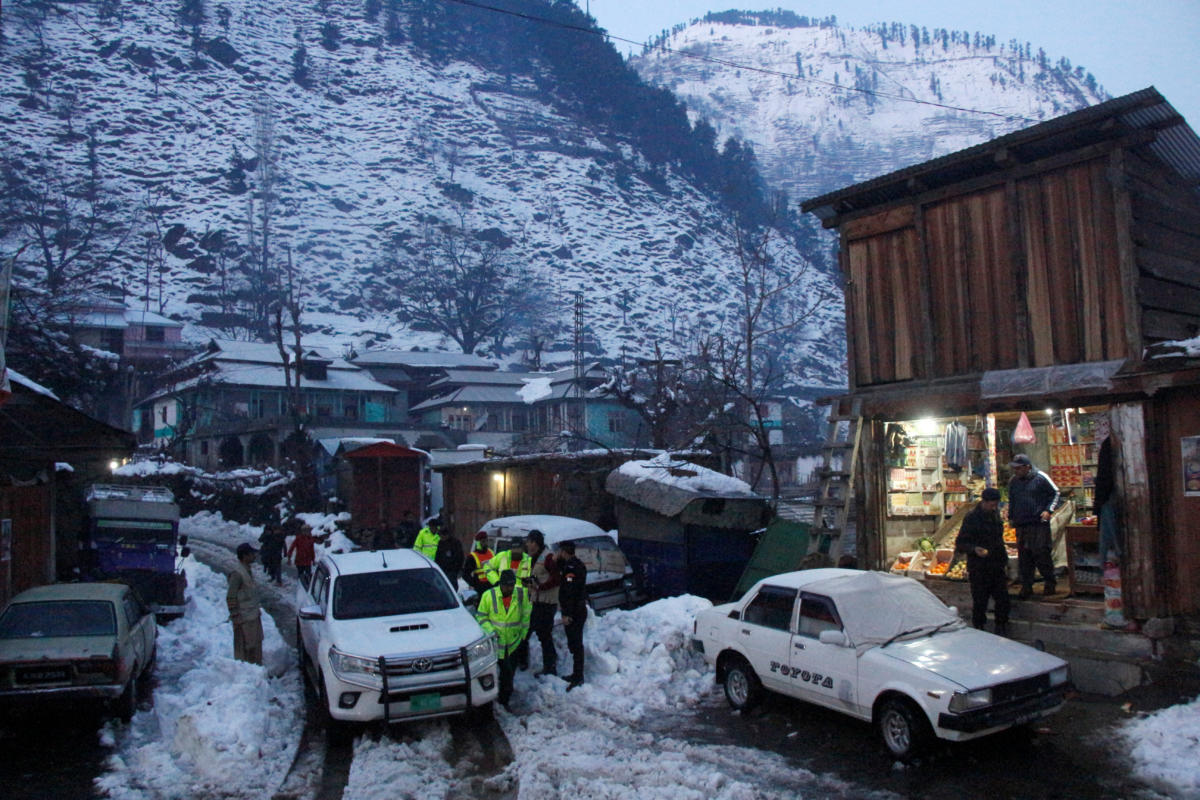 Πακιστάν: 93 οι νεκροί από τις κατολισθήσεις και τις χιονοστιβάδες