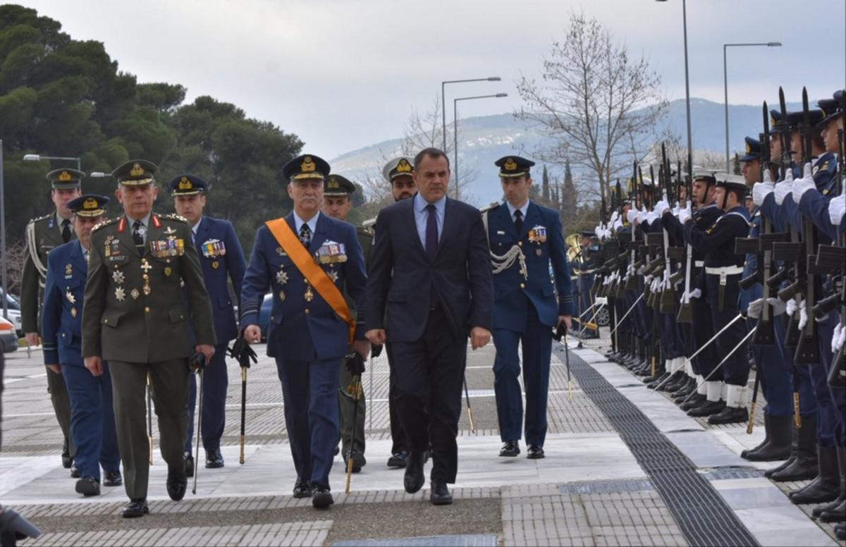 Οι Ένοπλες δυνάμεις άλλαξαν χέρια! Tελετή παράδοσης και παραλαβής του νέου Αρχηγού [pics]