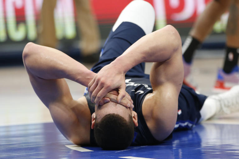 NBA: Φρίκαραν με τον τραυματισμό του Πάουελ! Προσευχήθηκε ο Ντόνσιτς (video)