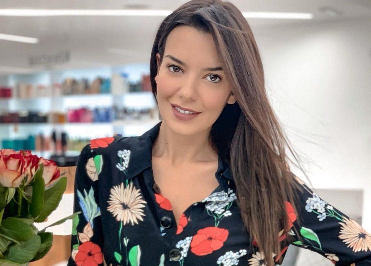 Η Νικολέττα Ράλλη μπαίνει στην κουζίνα και φτιάχνει τη σπεσιαλιτέ της στον σύντροφό της [pics]