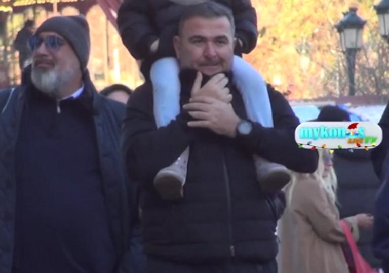 Θεσσαλονίκη: Ευτυχισμένος μπαμπάς ο Αντώνης Ρέμος! Η βόλτα με την κόρη στους ώμους του [video]
