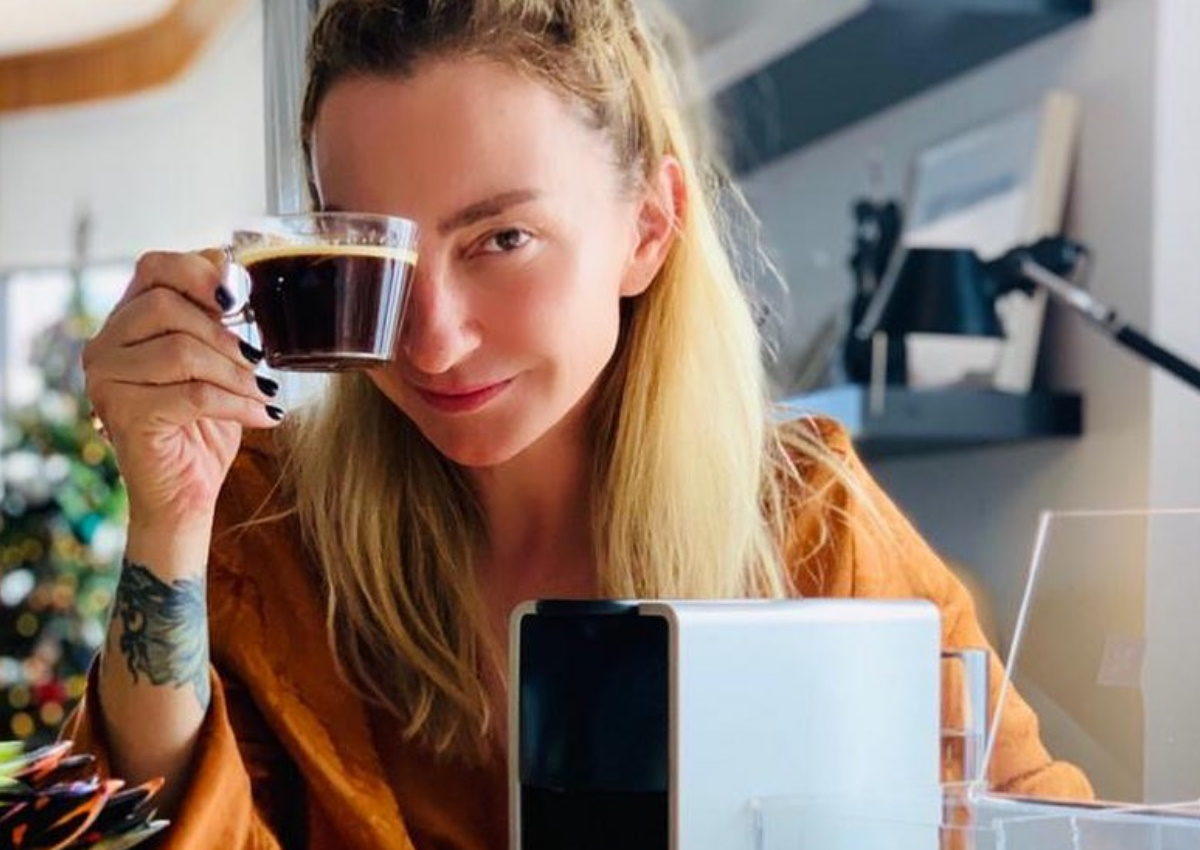 Σωστή νοικοκυρά η Ρούλα Ρέβη – Δες τι μαγείρεψε για τον Αποστόλη Τότσικα και τα παιδιά τους!