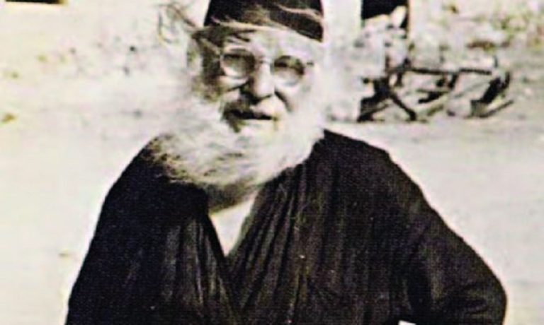 Βίντεο – ντοκουμέντο: Δείτε τον παπά της Σπιναλόγκα που κοινωνούσε τους λεπρούς χωρίς να κολλήσει λέπρα
