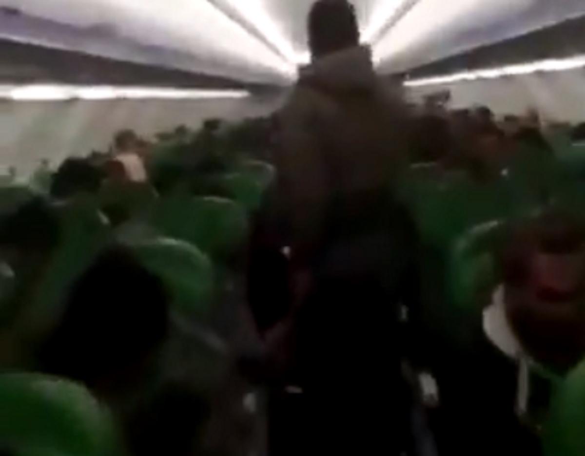 Οι μισθοφόροι της Τουρκίας στην πτήση για τη Λιβύη! Βίντεο ντοκουμέντο