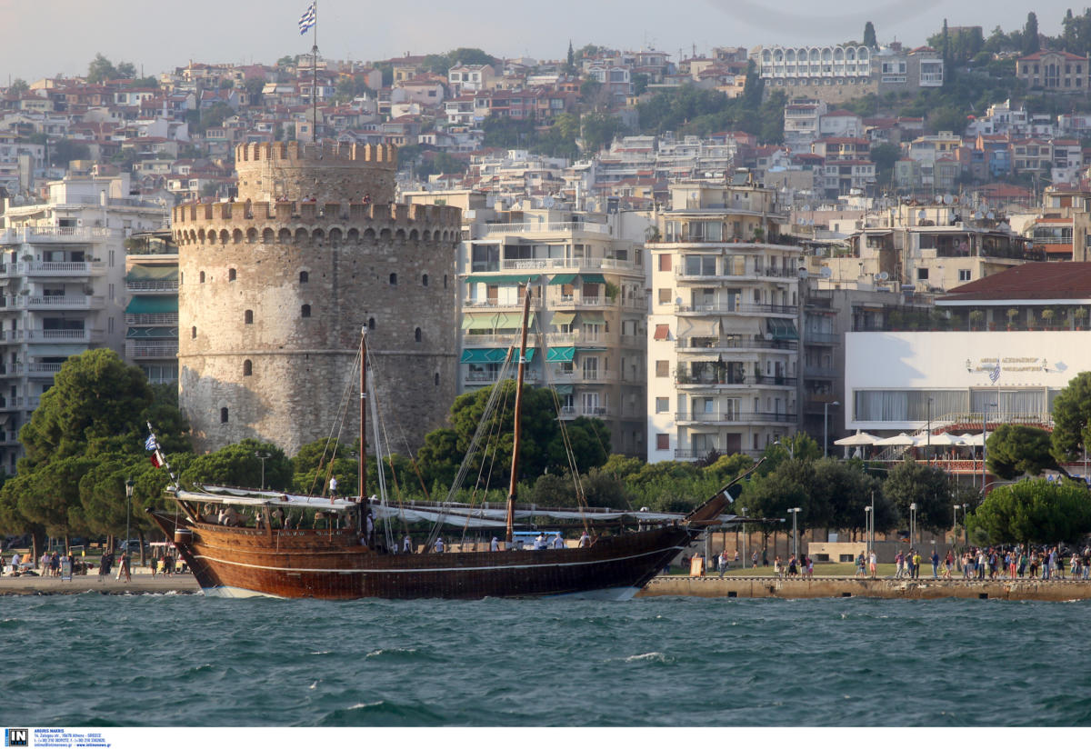 Θεσσαλονίκη: Ο βυθός του Θερμαϊκού έκρυβε αυτές τις εικόνες! Οι περαστικοί προσπαθούσαν να πιστέψουν στα μάτια τους [video]
