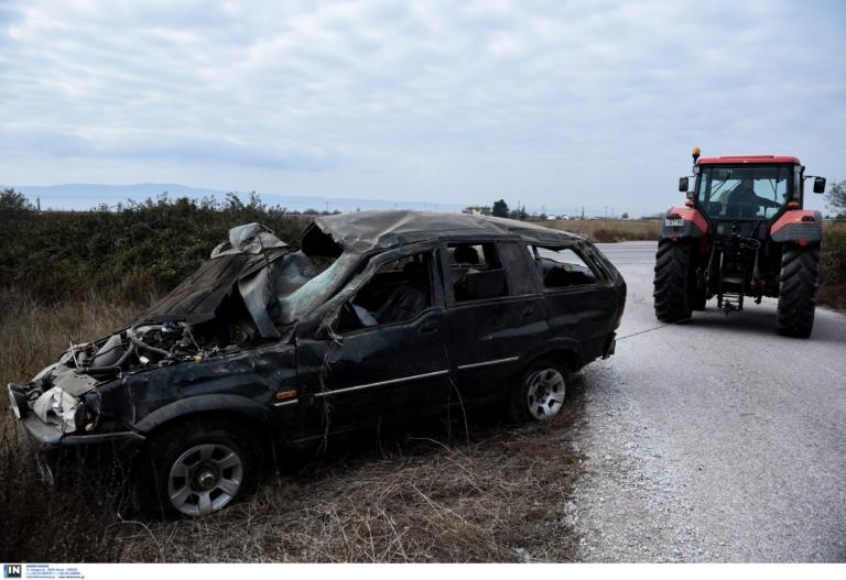 Θανατηφόρο τροχαίο - Νεκρός 50χρονος όταν το αυτοκίνητό του βγήκε απ' τη στροφή και έπεσε σε δέντρο