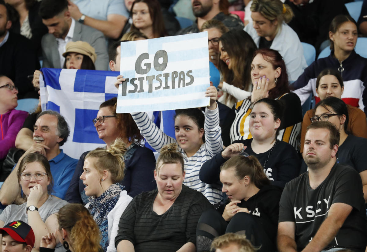 Australian Open: Ελληνική κερκίδα για Τσιτσιπά! “Στόχος ο τίτλος” είπε ο Έλληνας τενίστας (videos)