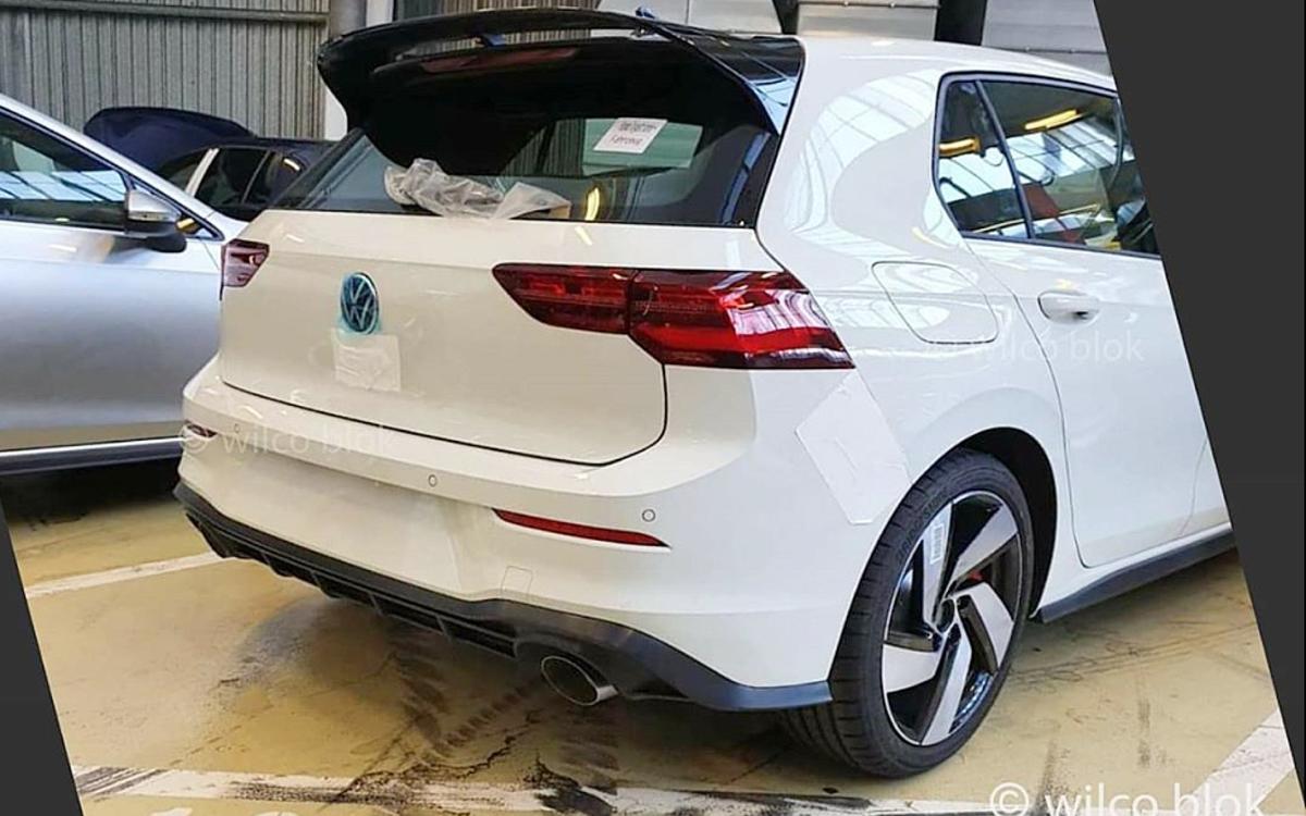 Η πρώτη φωτογραφία του νέου VW Golf GTI