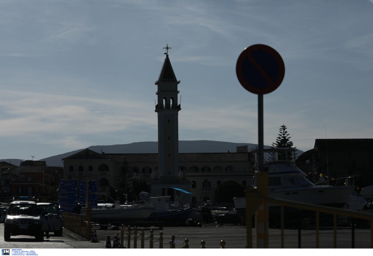 Ζάκυνθος: Ήρθαν τα φώτα και ο φωτισμός! Έψαχναν τη βλάβη κολώνα – κολώνα