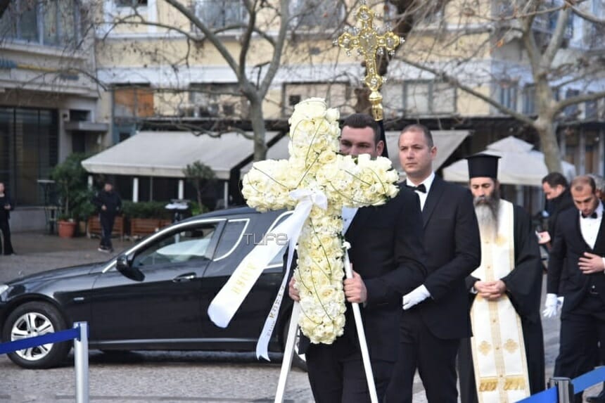 Κώστας Βουτσάς: Έφτασε η σορός του στο παρεκκλήσι της Μητρόπολης Αθηνών – Οι πρώτες φωτογραφίες