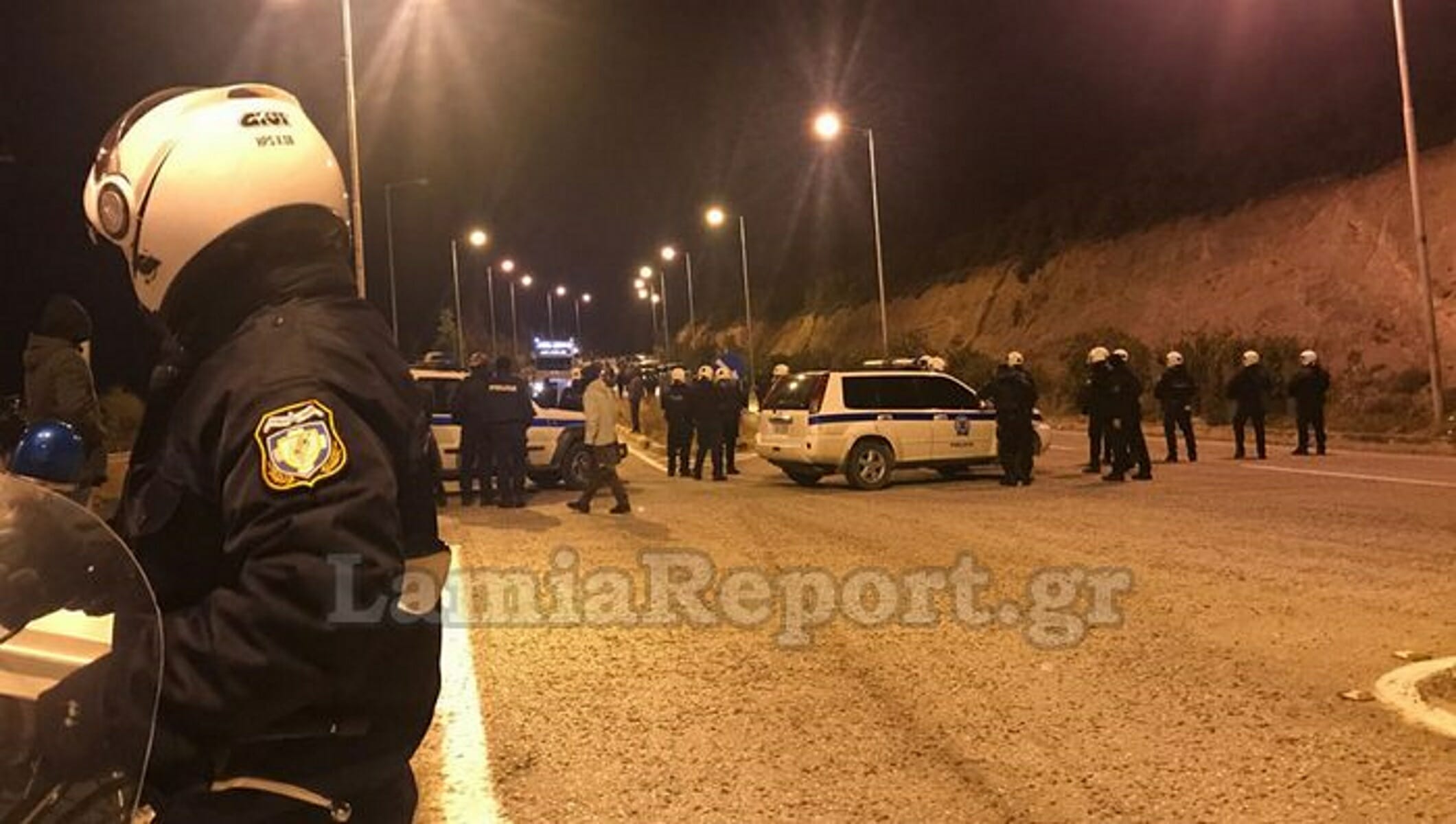 Πετροπόλεμος στη Λαμία με οπαδούς της ΑΕΛ! Συλλήψεις και τραυματισμός αστυνομικού
