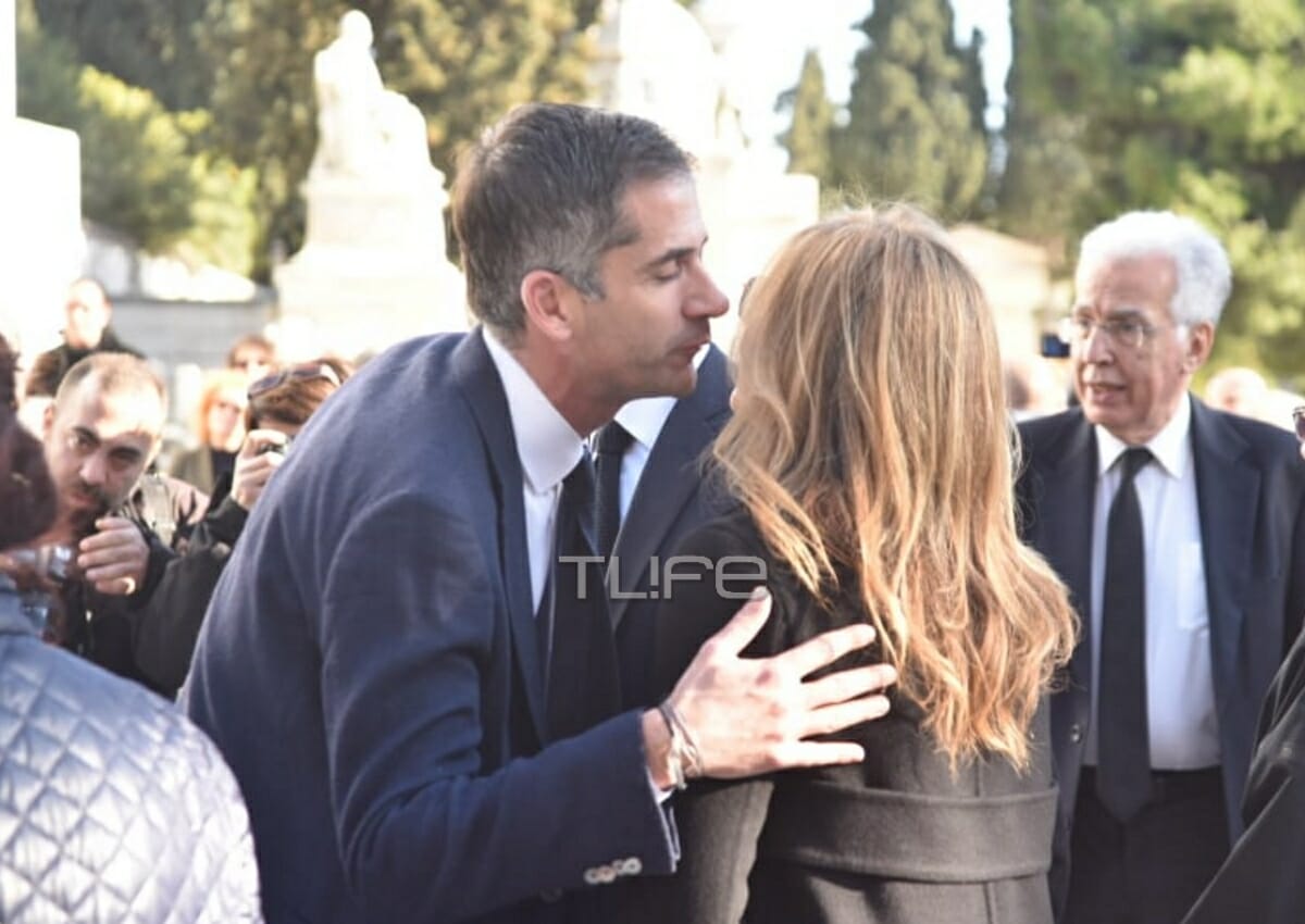 Κώστας Μπακογιάννης: Η συνάντηση με τον Κυριάκο και την Μαρέβα Μητσοτάκη στην κηδεία της Δημουλά!