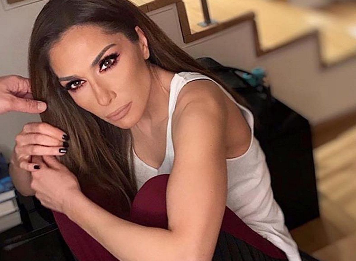 Μπήκε στην κουζίνα η Δέσποινα Βανδή – Το λαχταριστό γλυκό που έφτιαξε