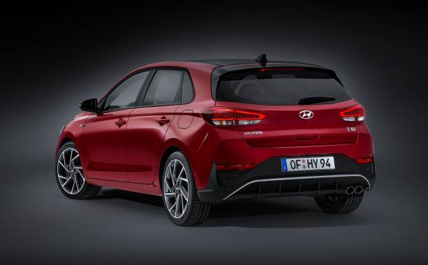 Νέα εμφάνιση και υβριδικοί κινητήρες για το Hyundai i30 [vid]