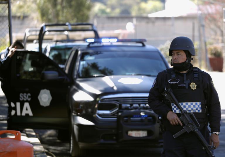 Mexico: Gunmen stormed a hotel and abducted 20 people