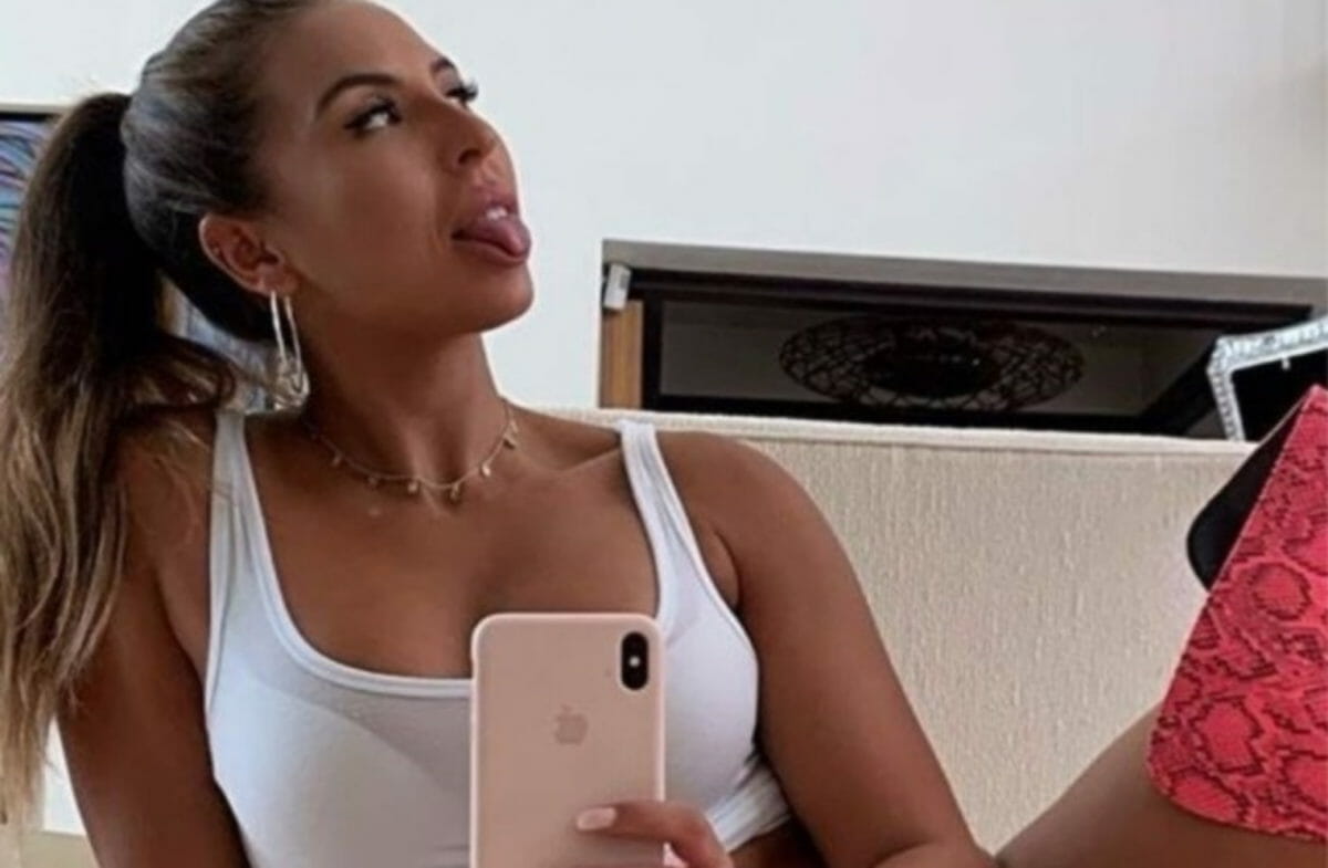 Η Βραζιλιάνα καλλονή που κερδίζει 570.000 δολάρια για τις αποκαλυπτικές της φωτογραφίες