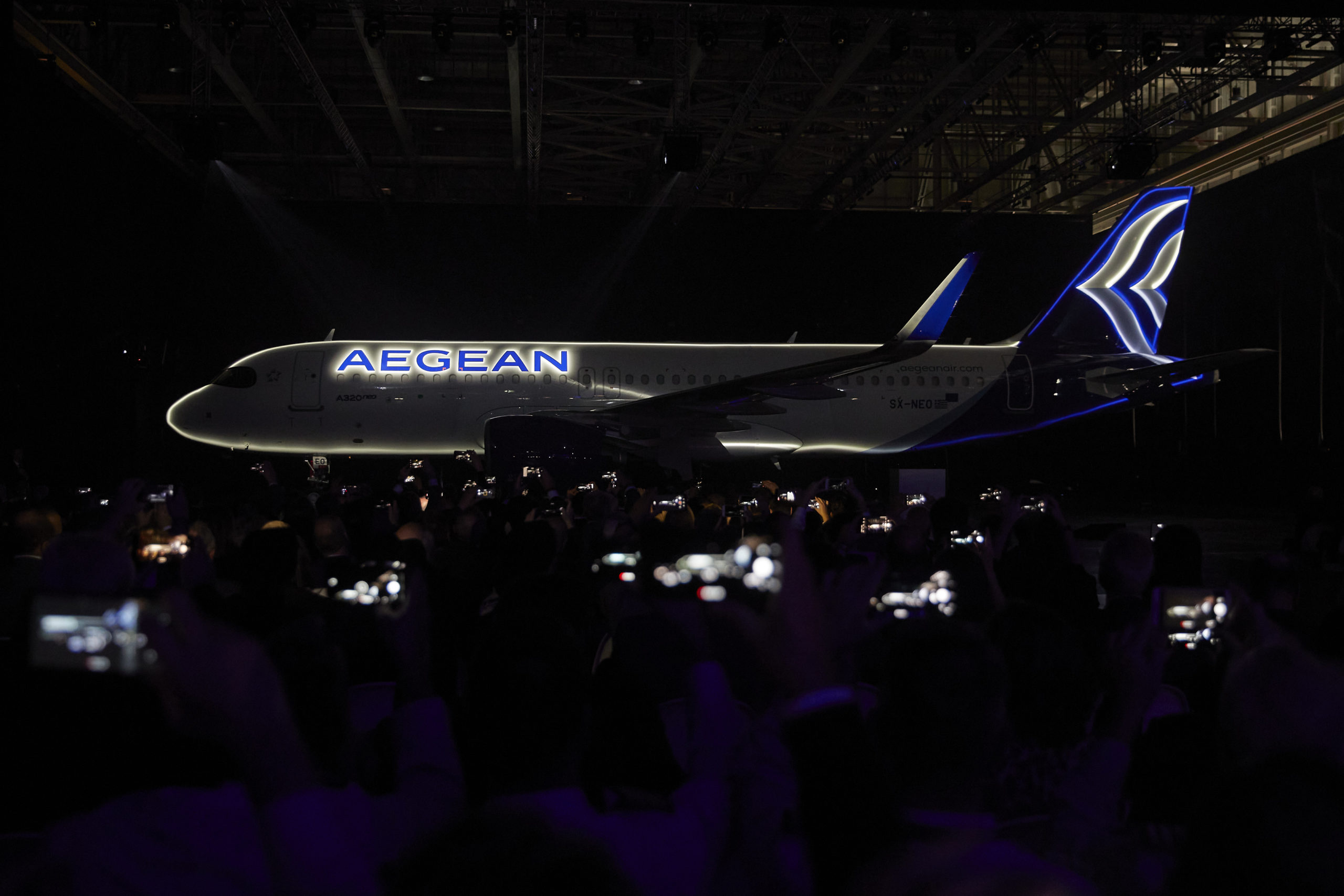 Νέα εποχή για την Aegean: Τα τρία αεροσκάφη νέας γενιάς (Pic - Vid) 1