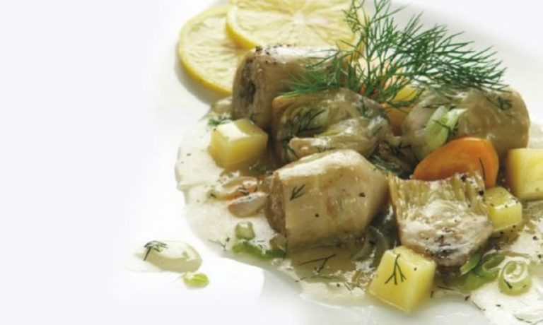 Ο αγιορείτης “master chef” φτιάχνει αγκινάρες αυγολέμονο