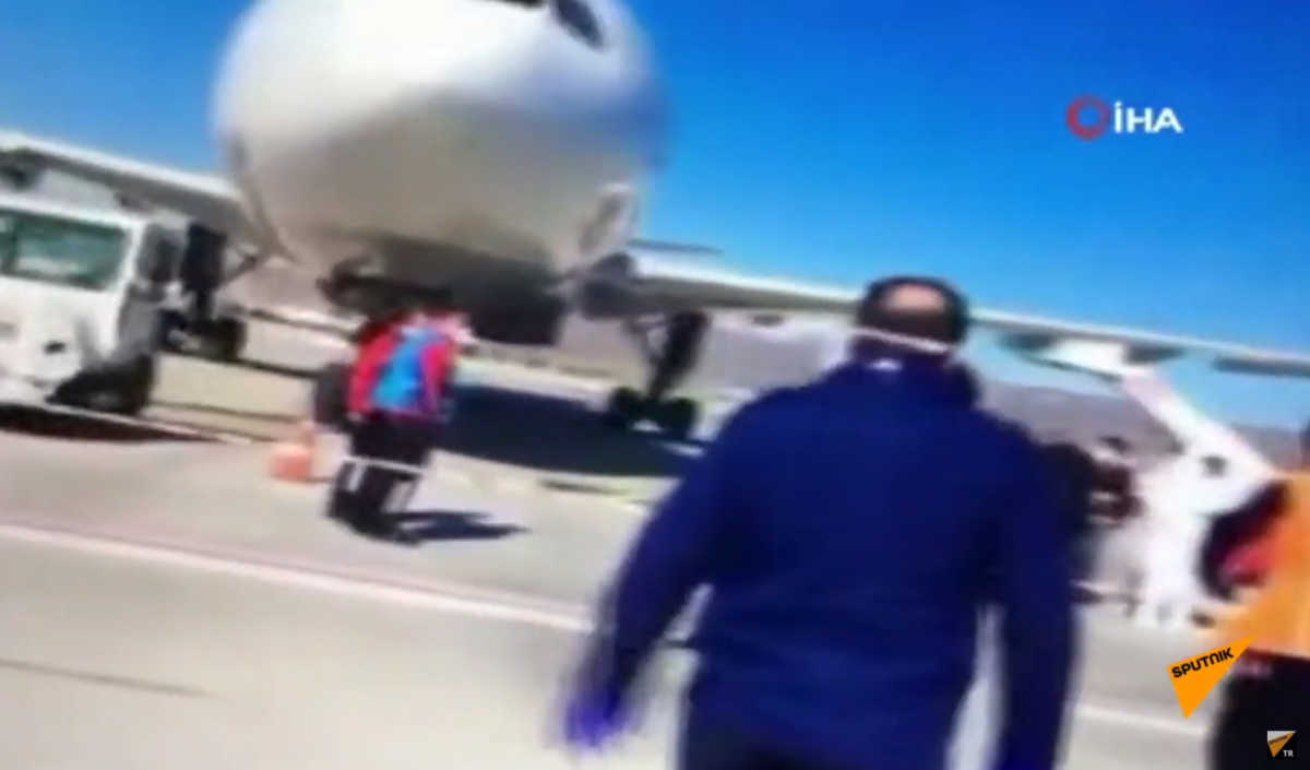 Κορονοϊός: Καθήλωση αεροπλάνου από το Ιράν στην Άγκυρα! [video]