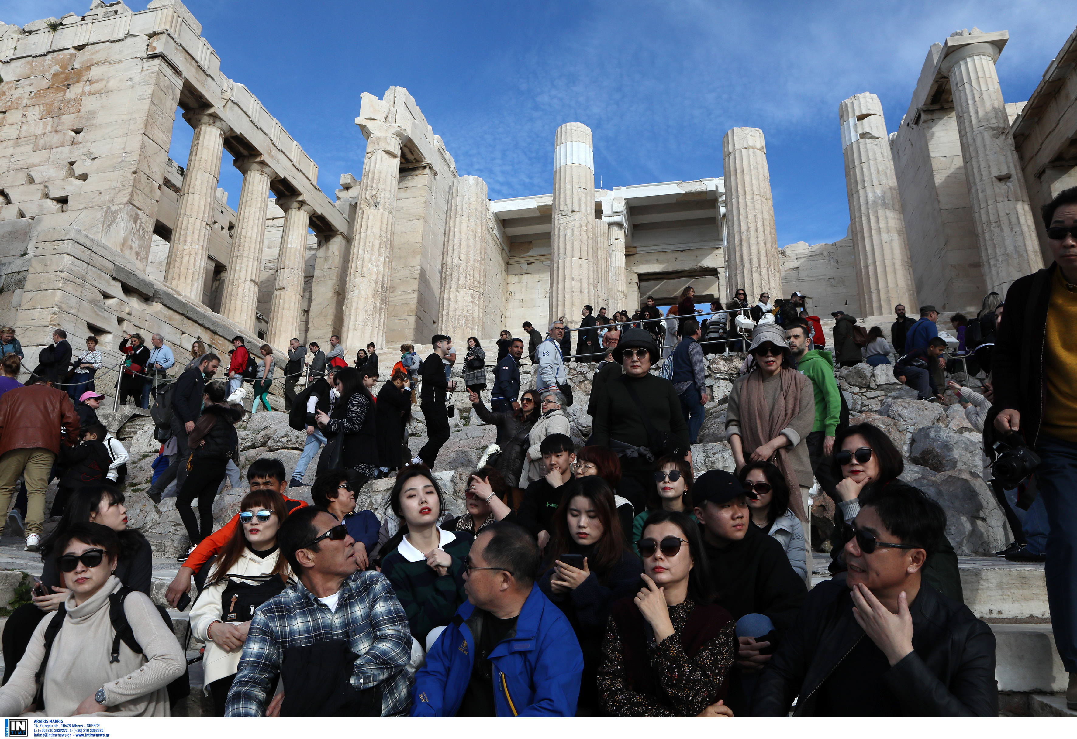 “Πλημμύρισε” με τουρίστες η Ακρόπολη! [Pics]