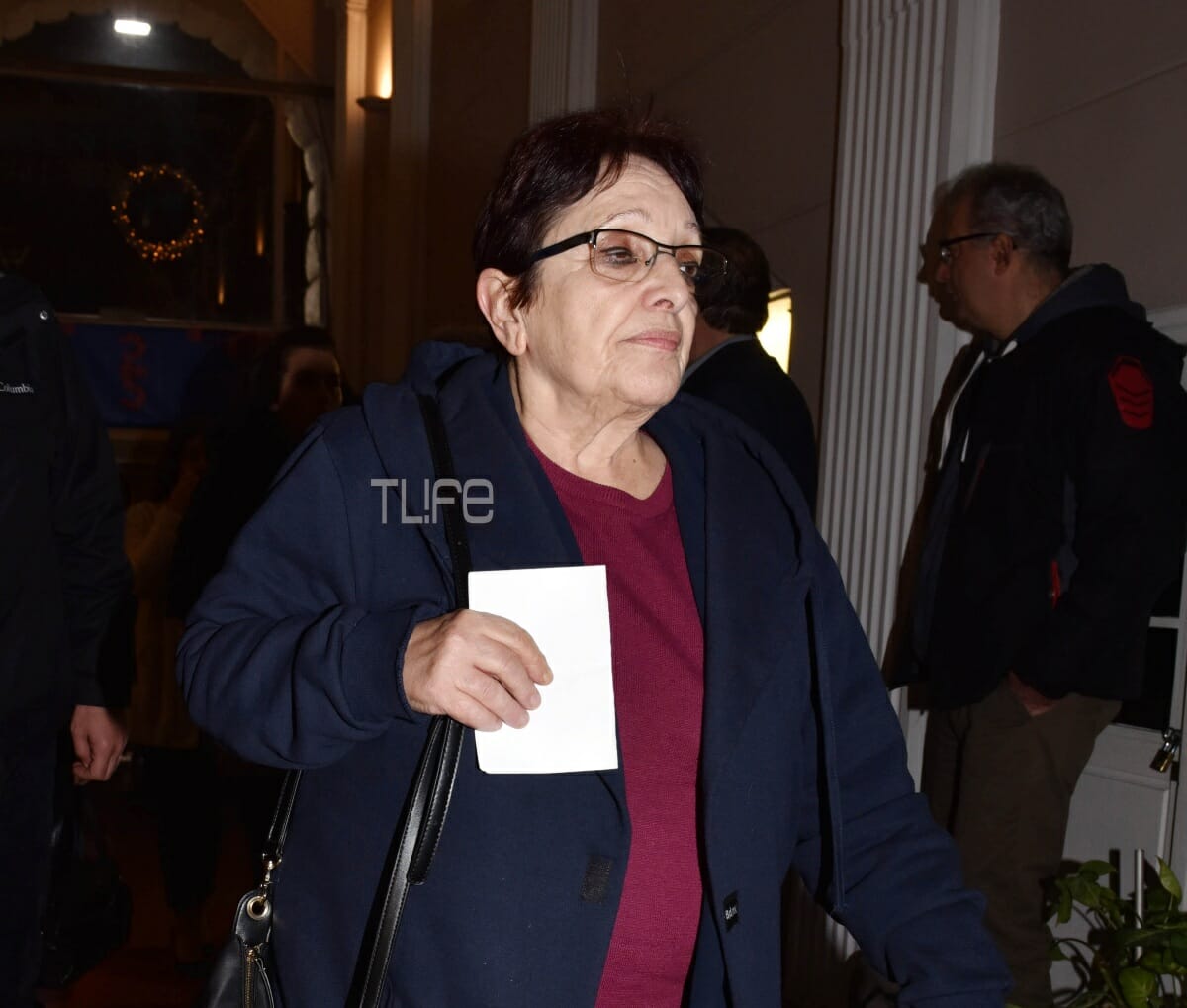 Σπάνια βραδινή έξοδος για την Αλέκα Παπαρήγα! [pics]