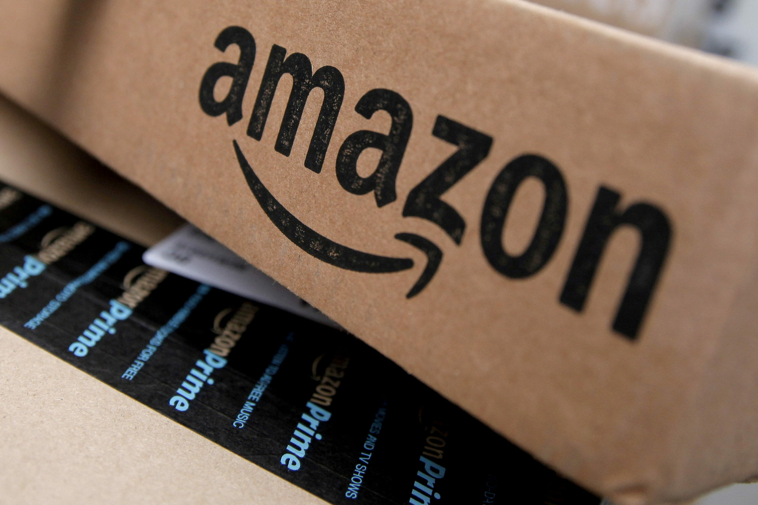 FILE PHOTO: Amazon boxes are seen stacked for delivery in the Manhattan borough of New York City, January 29, 2016.    REUTERS