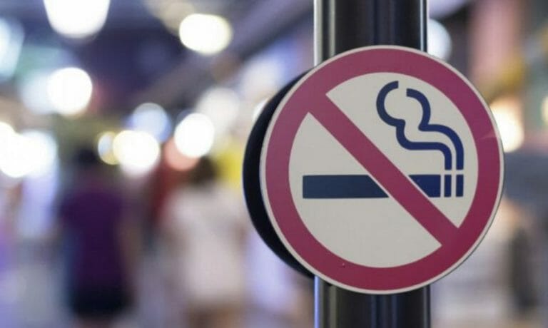 Τελικά οι καπνιστές κινδυνεύουν περισσότερο από τον κορονοϊό; Οι επιστήμονες απαντούν