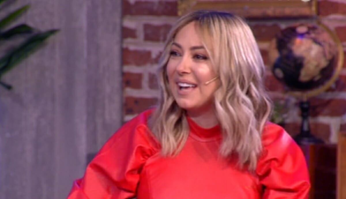 Η Μελίνα Ασλανίδου απαντά στον Τάκη Ζαχαράτο για το υαλουρονικό