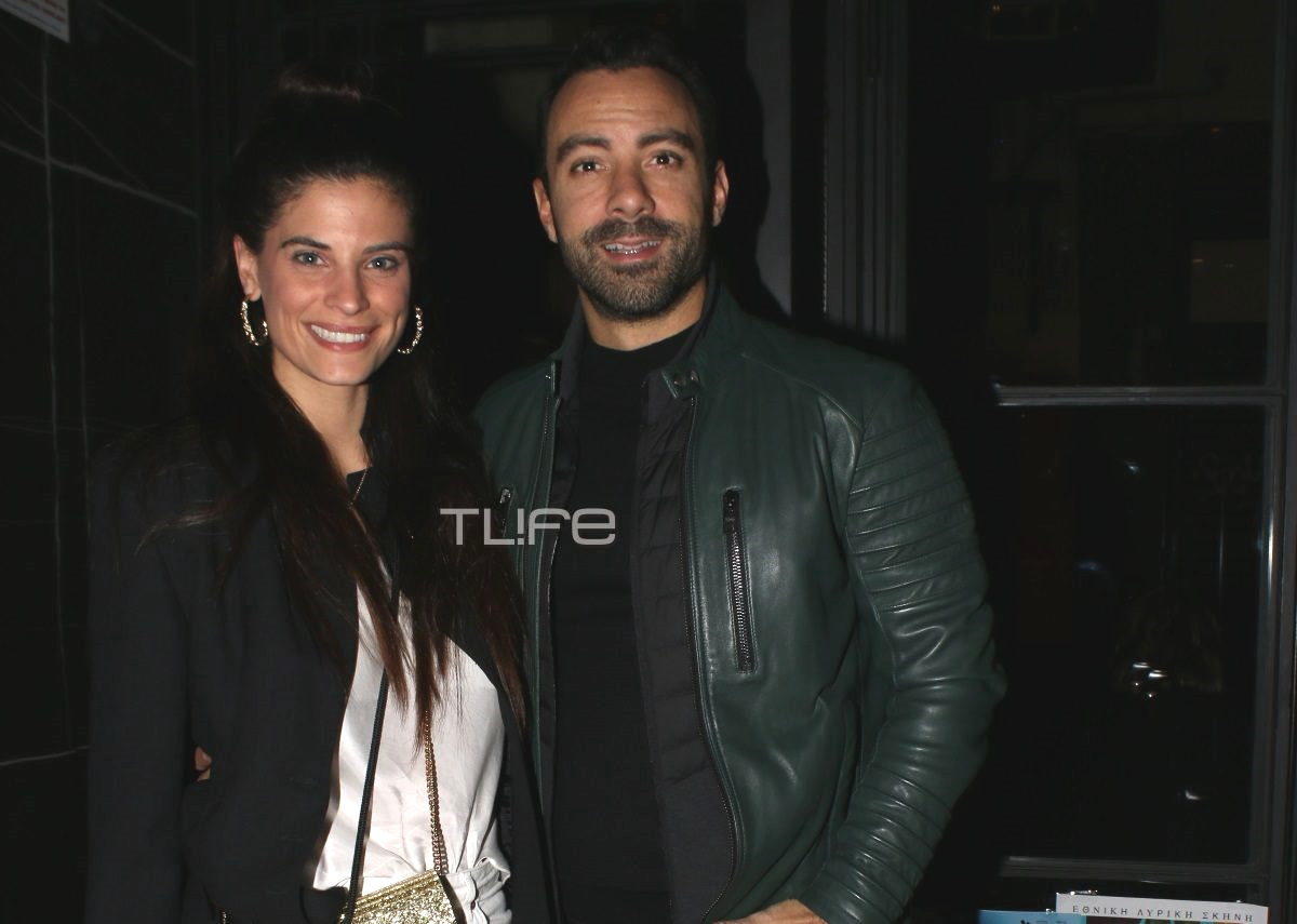 Χριστίνα Μπόμπα – Σάκης Τανιμανίδης: Για δείπνο στο κέντρο της Αθήνας με την κουμπάρα τους! [pics]