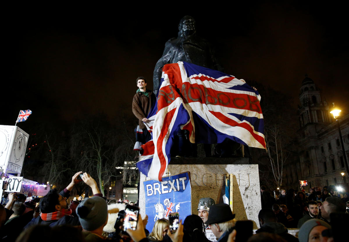 Brexit: Διχασμένος και πάλι ο βρετανικός τύπος