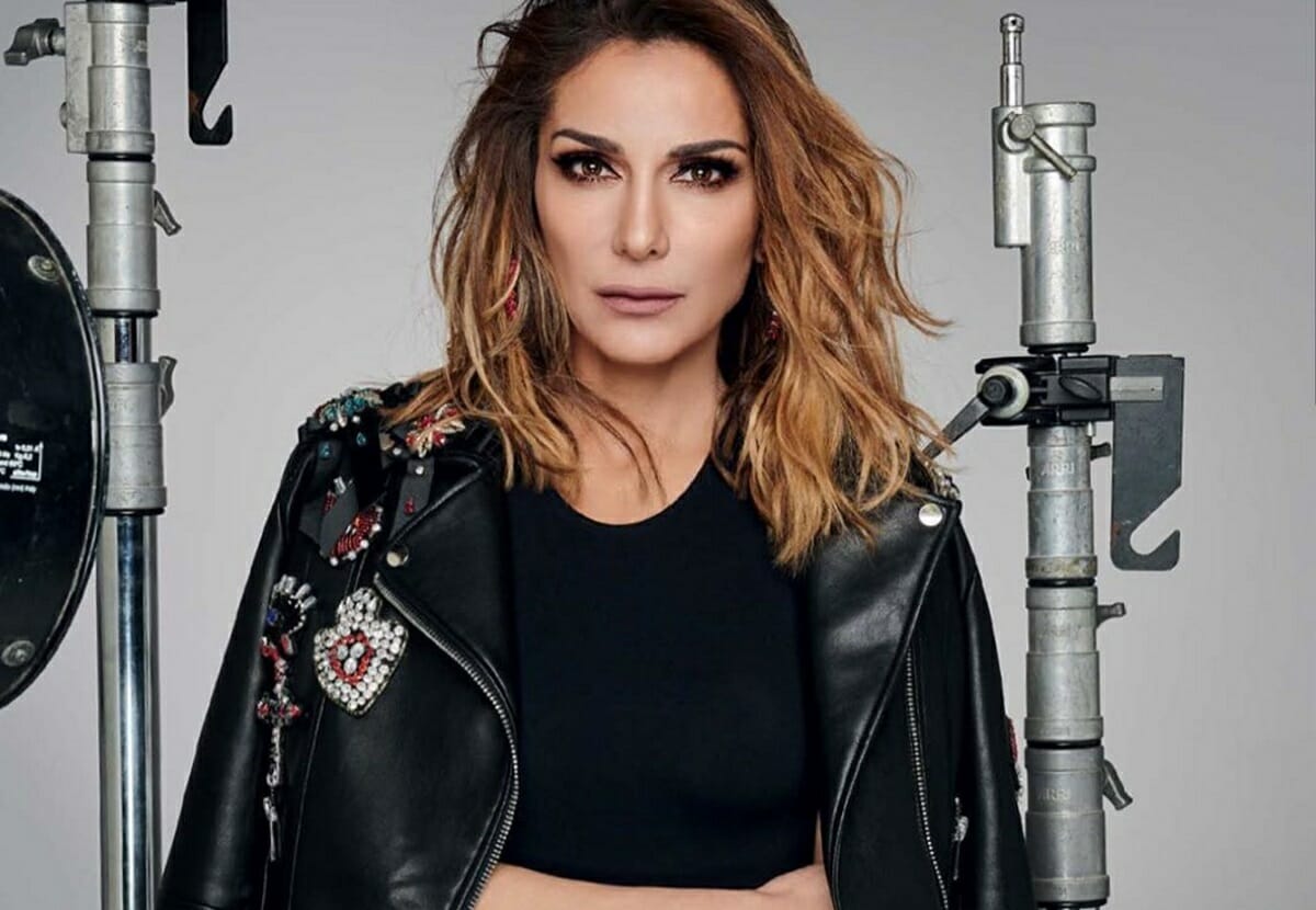 Δέσποινα Βανδή: Ξέφρενο βράδυ στο κέντρο της Αθήνας… με τους ηθοποιούς από τις «Άγριες Μέλισσες»!