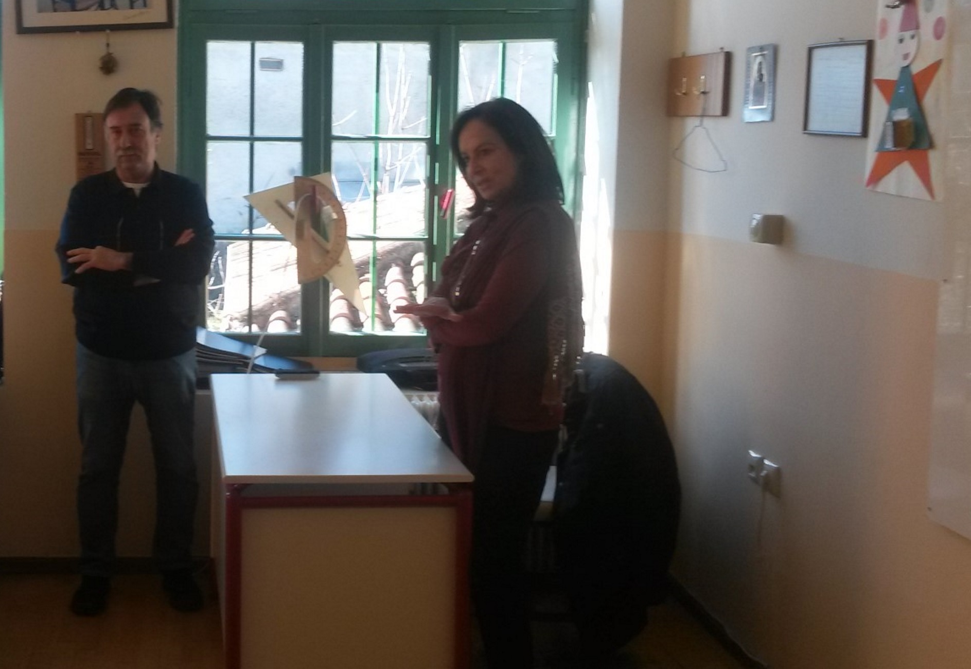 Τρίκαλα: Η συγκίνηση της Άννας Διαμαντοπούλου! Επιστροφή στο σχολείο που πήγε Δημοτικό