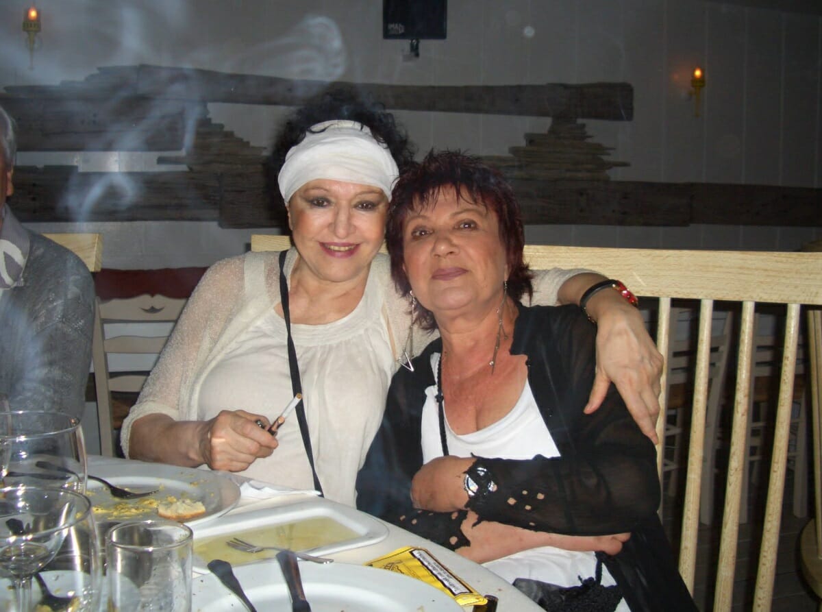 Το ξέσπασμά της Δούμα στα social media – «Είναι γνωστό ότι ξημεροβραδιάζομαι σε μια κλινική με την Μάρθα Καραγιάννη»