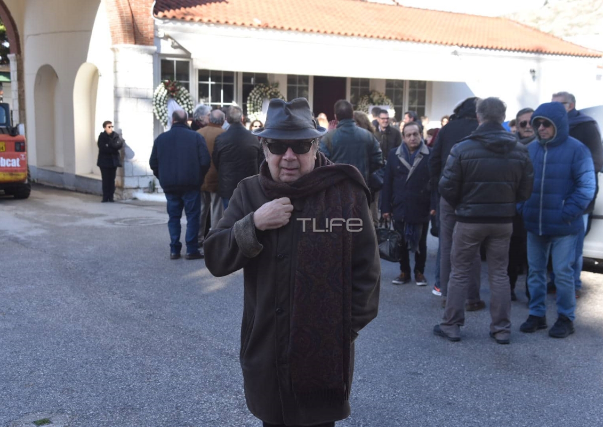 Σε κλίμα συγκίνησης η κηδεία του ηθοποιού Δημήτρη Τσούτση [pics]