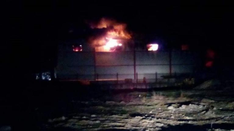 Καίγεται εργοστάσιο τροφίμων στη ΒΙ.ΠΕ. Καλαμάτας - Μεγάλη κινητοποίηση της πυροσβεστικής