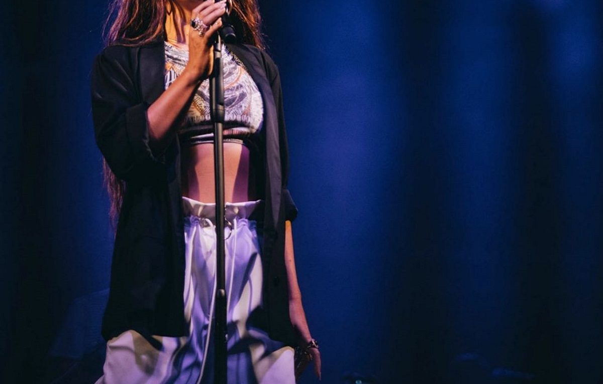 Ελληνίδα τραγουδίστρια είναι εδώ και έξι μήνες σε σχέση με πιλότο!