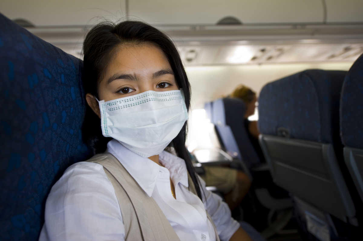 Κορωνοϊός: Πώς εξαπλώνεται μέσα σε ένα αεροπλάνο – Η πιο ασφαλής θέση να κάθεστε