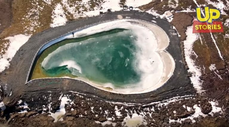 Η λίμνη σε σχήμα καρδιάς που "κρύβεται" στην Ήπειρο - Εντυπωσιακές εικόνες!