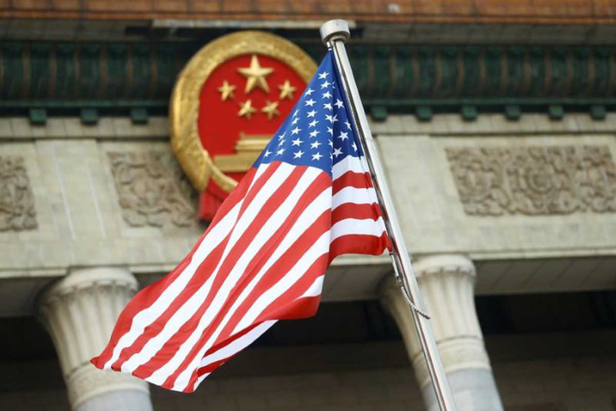 Νέα επεισόδια στον “πόλεμο” ΗΠΑ – Κίνας! Απειλές για νέες κυρώσεις, επιστρέφουν διπλωμάτες στο Πεκίνο