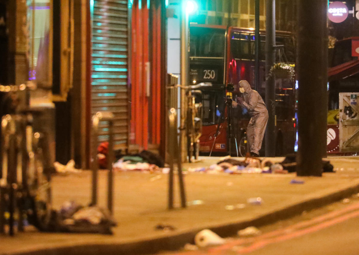 Λονδίνο: Τρεις τραυματίες, ένας σοβαρά από τρομοκρατική επίθεση με μαχαίρι