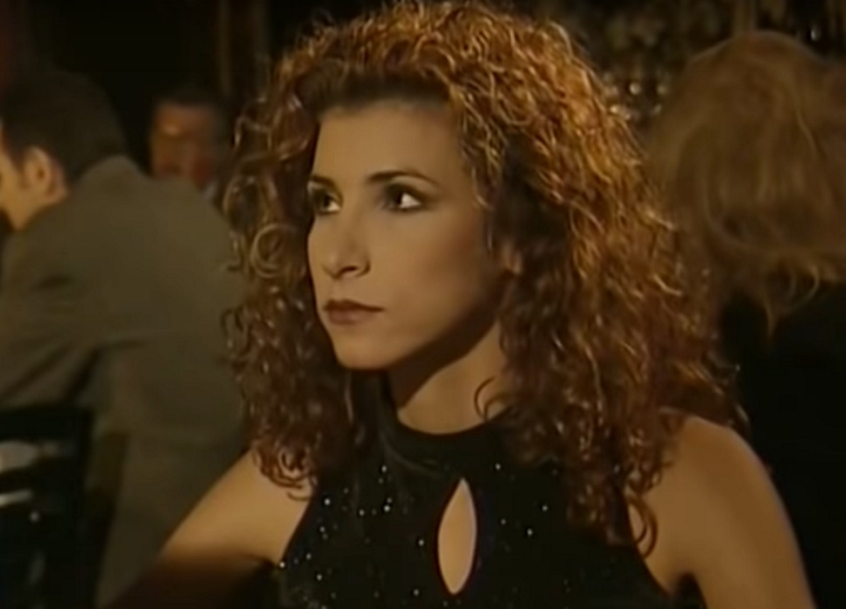 Θυμάστε την Μαρία Παπαλάμπρου από το “Και οι παντρεμένοι έχουν ψυχή”; Μεγάλωσε και ποζάρει μαζί με την 15χρονη κόρη της