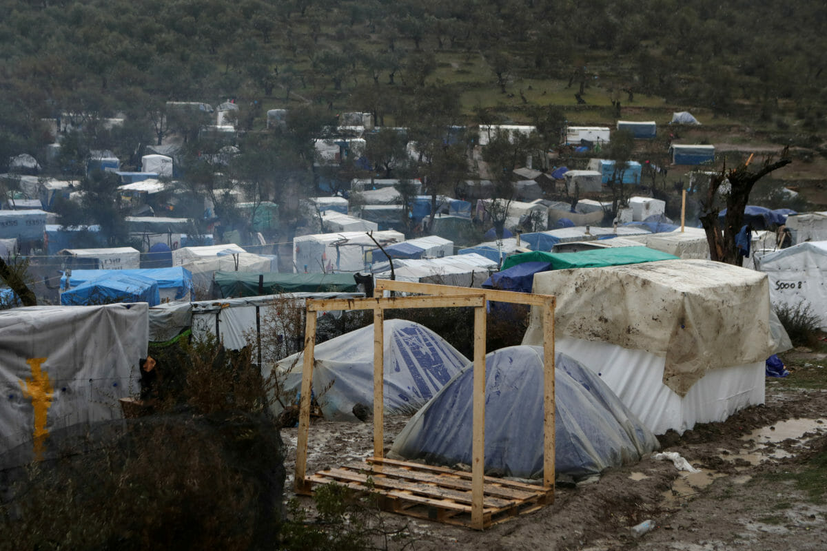 Κορονοϊός: Πρώτο κρούσμα στη Μόρια! Νόσησε πρόσφυγας που είχε ταξιδέψει στην Αθήνα