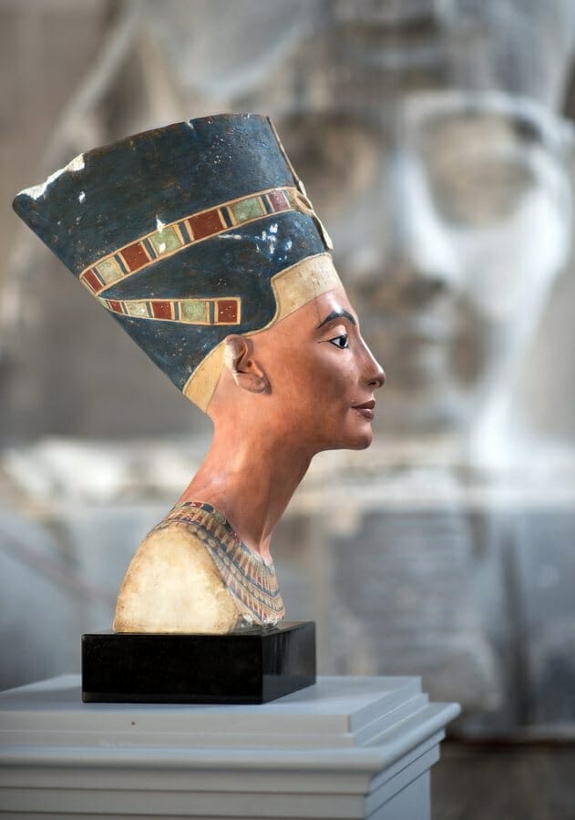 Βρήκαμε τον τάφο της Νεφερτίτης, λένε Αιγύπτιοι αρχαιολόγοι 