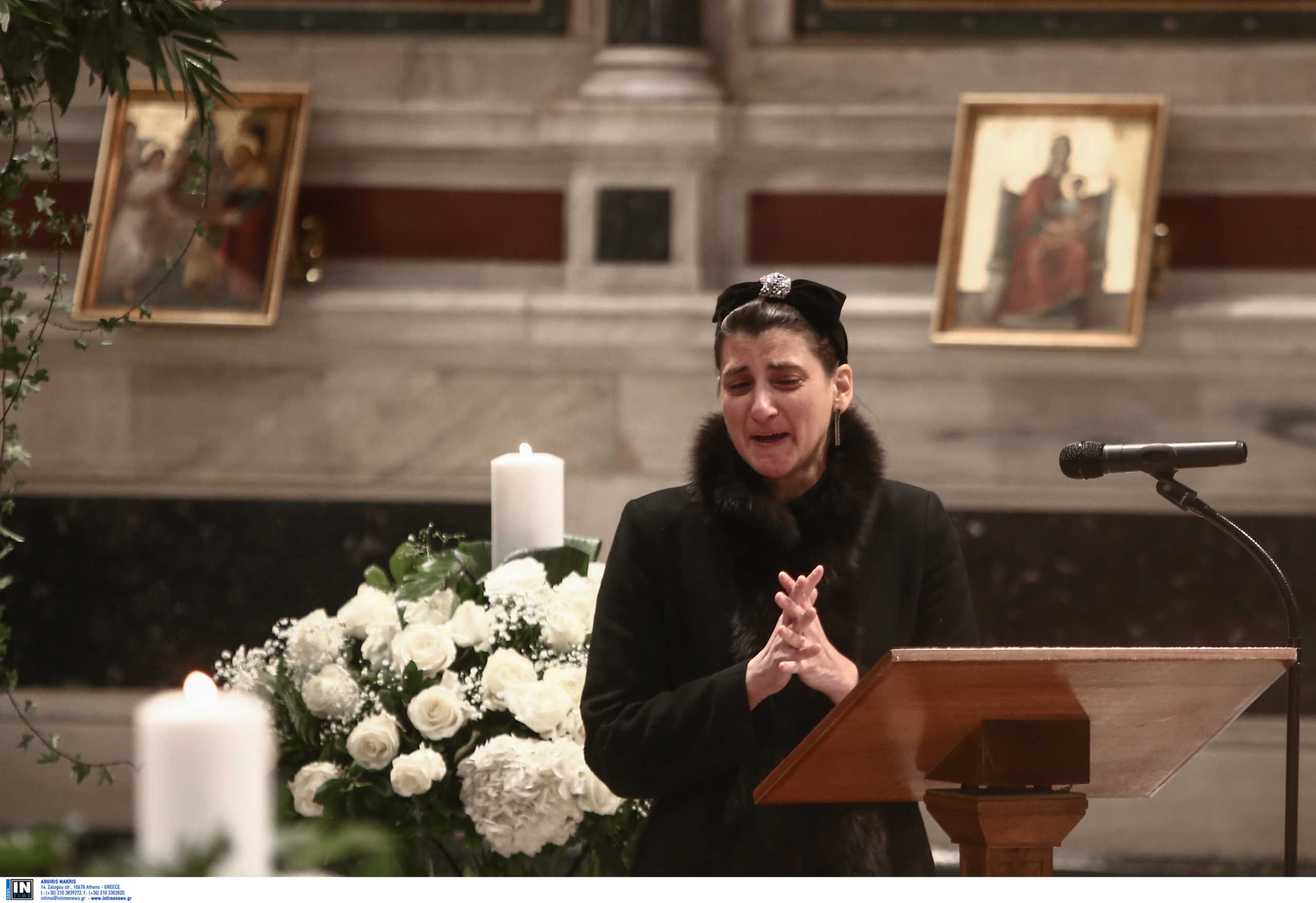 Κηδεία Κώστα Βουτσά: Συγκλόνισε με τον επικήδειό της η κόρη του Νικολέττα