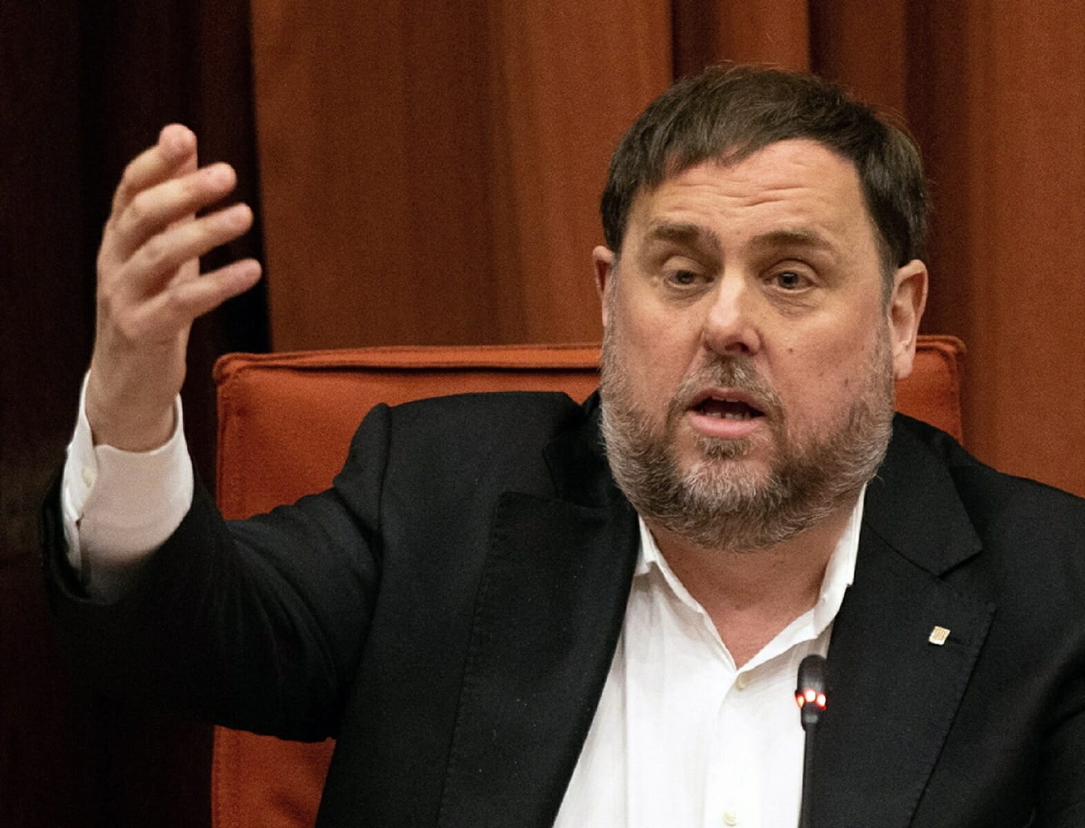 epa08172105 Oriol Junqueras, imprisoned former Catalan regional Deputy President, delivers a speech during the inquiry commission on the implementation of Spanish Constitution's article 155 at regional Parliament in Barcelona, Spain, 28 January 2020. The implementation of the article by the central government led to the dismissals of former Catalan ministers for their involvement in the pro-independence process in 2017. Imprisoned former Catalan Deputy President Oriol Junqueras and former regional ministers Jordi Turull, Josep Rull, Raul Romeva, Dolors Bassa and Joaquim Form left the jail to attend the inquiry.  EPA