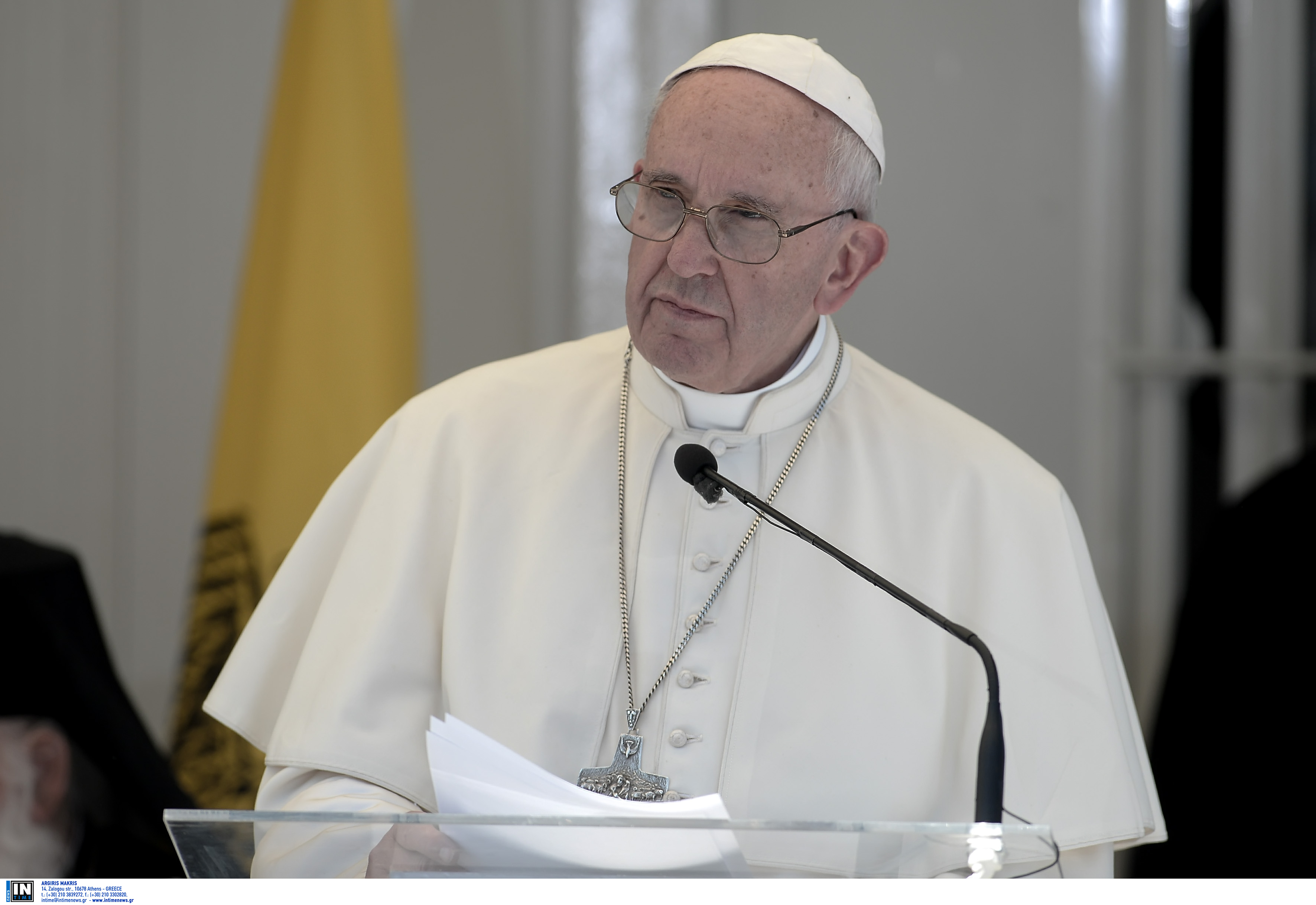Πάπας Φραγκίσκος: Δε μπορώ να περπατήσω, πρέπει να σταματήσω