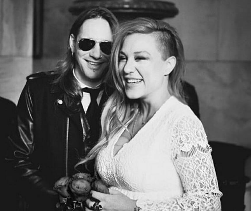 Πηνελόπη Αναστασοπούλου: Μοιράζεται αδημοσίευτες φωτογραφίες από τον γάμο της!