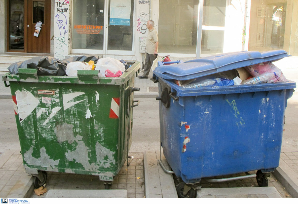 Θεσσαλονίκη: Σκουπίδια που βάζουν σε σκέψεις – Οι εικόνες άφησαν άφωνους τους υπαλλήλους καθαριότητας