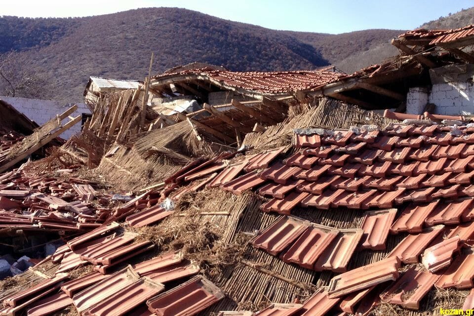 Κοζάνη: Κατέρρευσε κτηνοτροφείο και καταπλάκωσε πρόβατα από το σεισμό